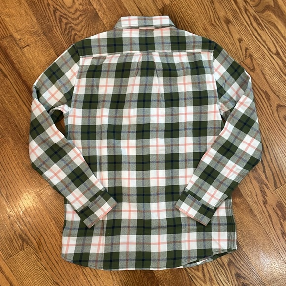 Boy’s Vineyard Vines Flannel Button Up/Button Down Shirt. Size Large. - Picture 8 of 10